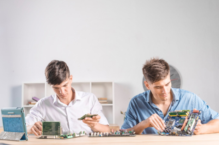 Tiny Lights and Clever Sensors: How Simple Electronics Make Everyday Life Brighter